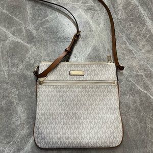 Michael Kors Signature Bedford Flat Small Crossbody